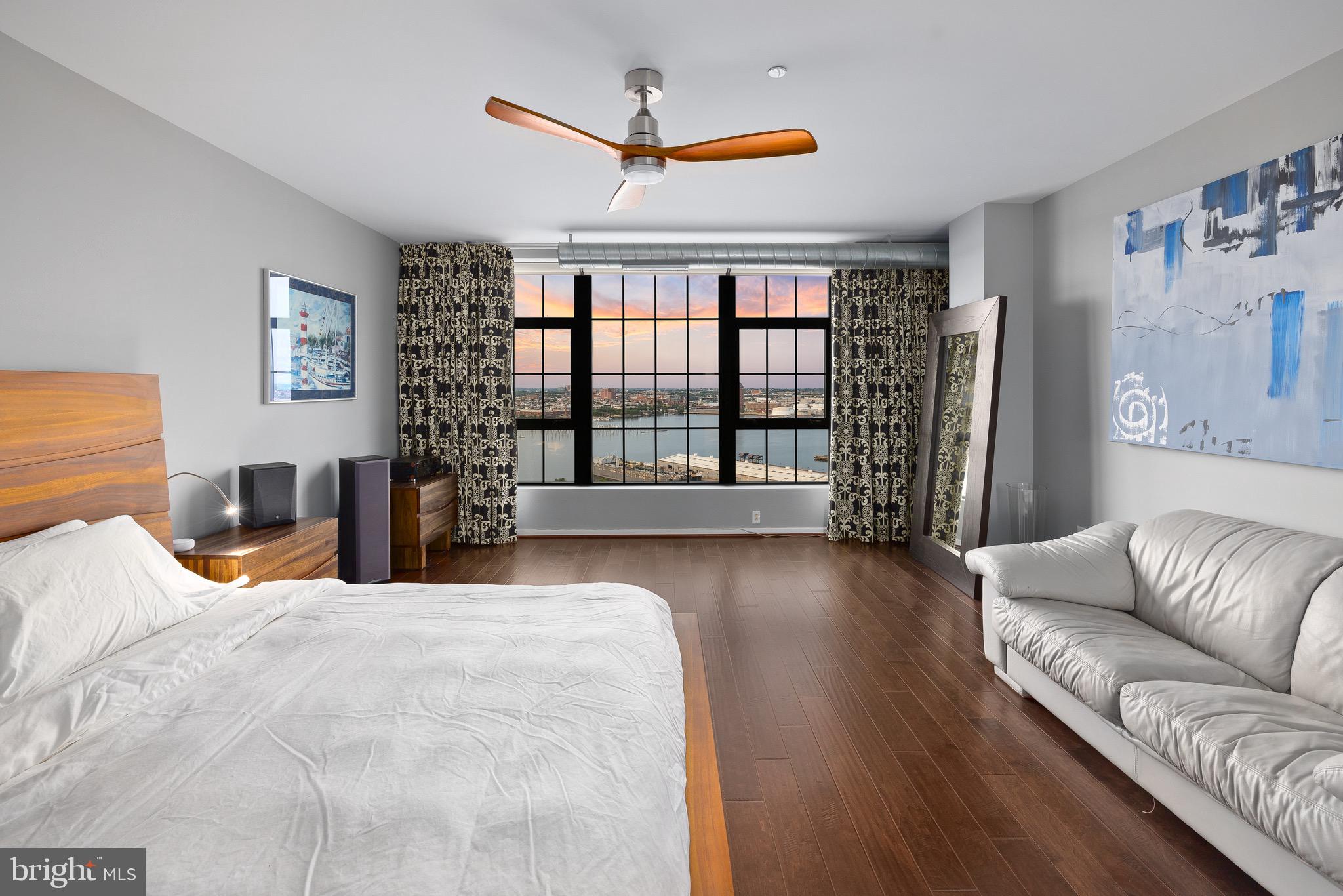 LOCUST POINT - Residential