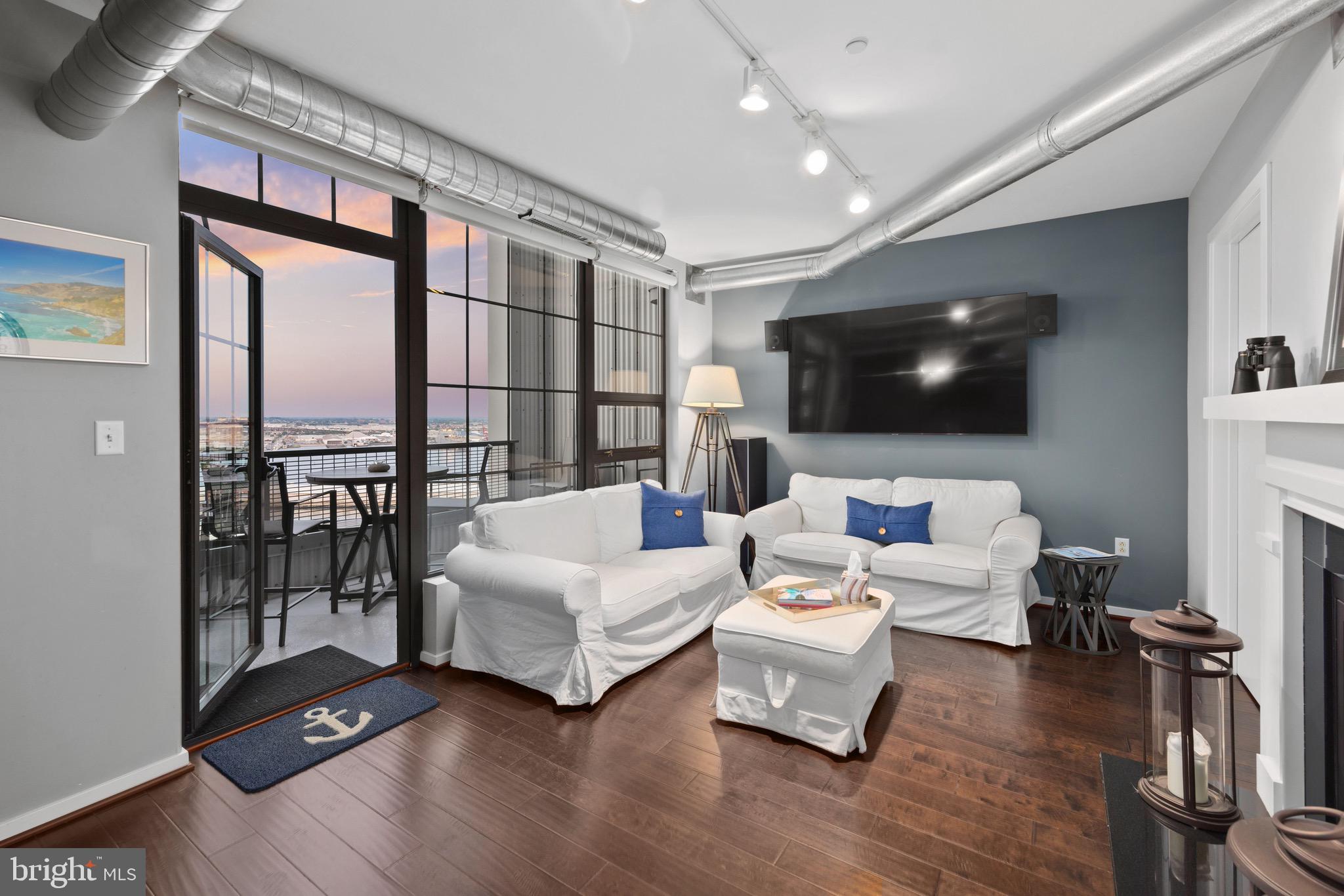 LOCUST POINT - Residential