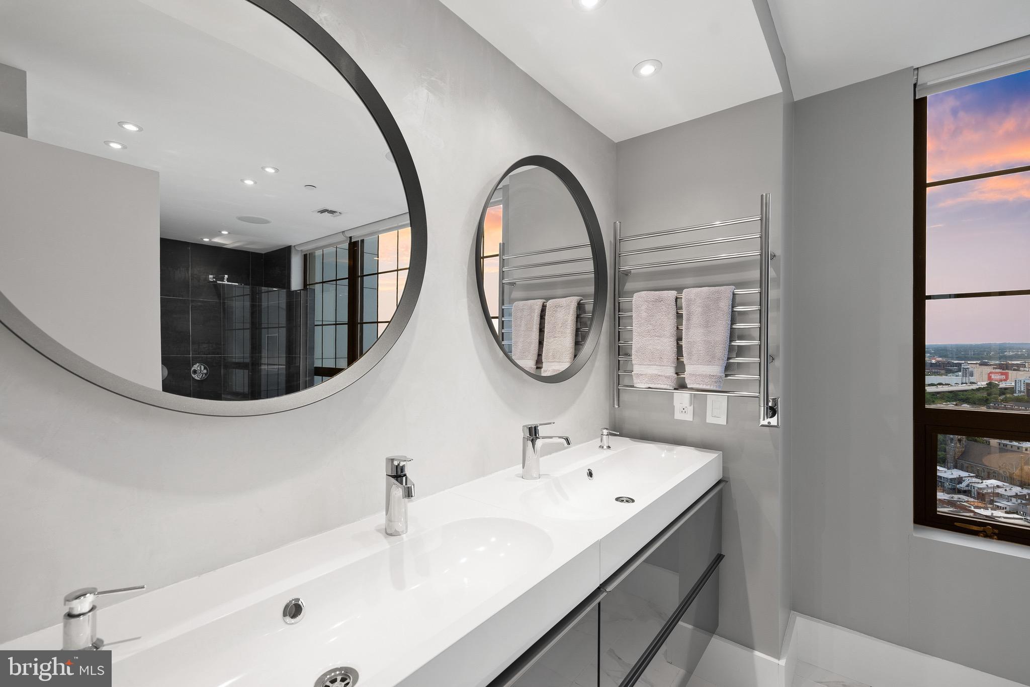 LOCUST POINT - Residential