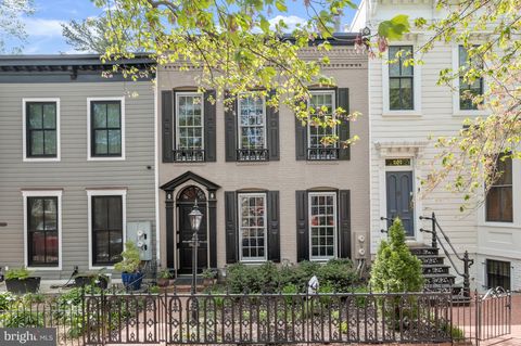 209 10TH STREET SE WASHINGTON DC 20003