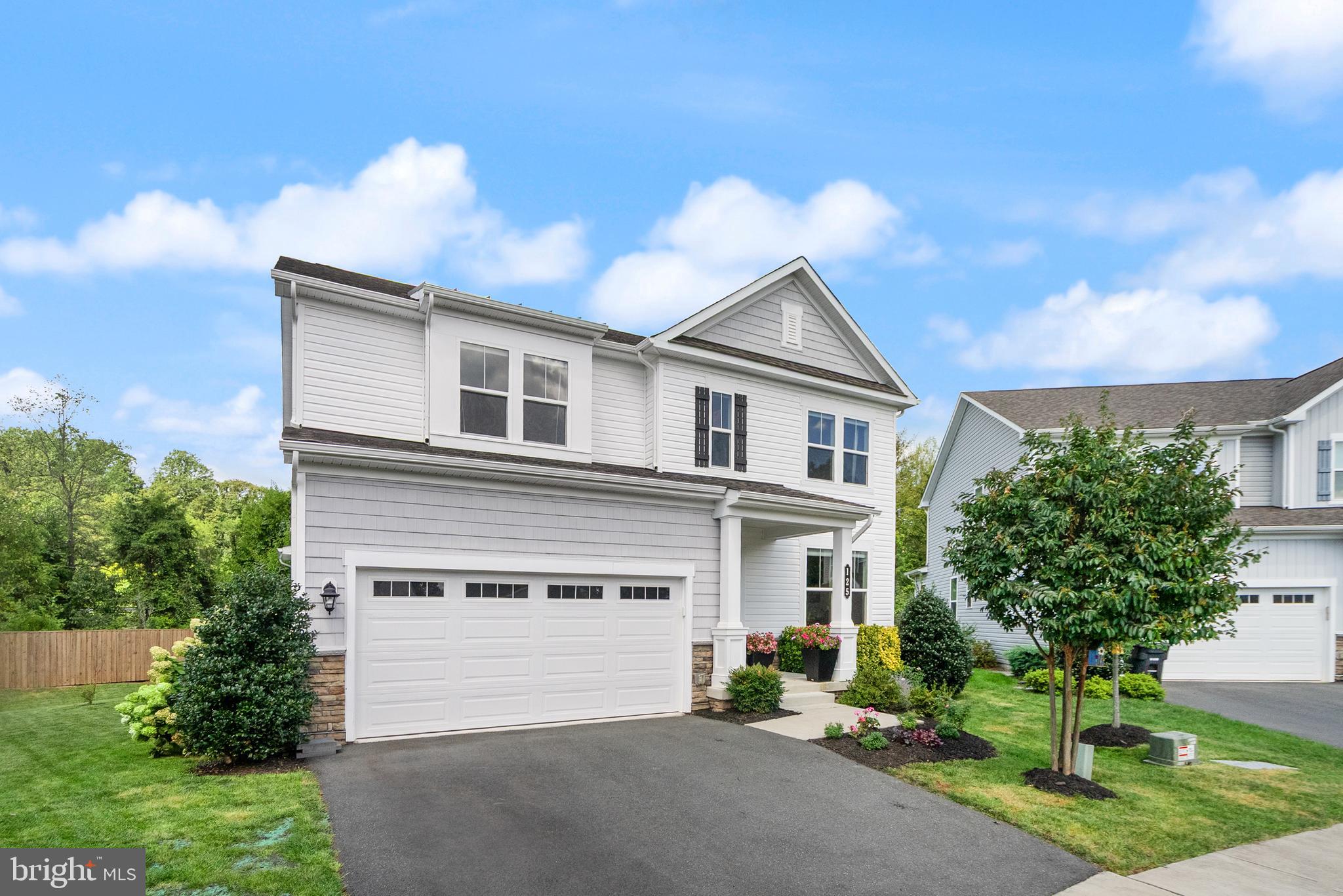 125 DIZEREGA COURT SW