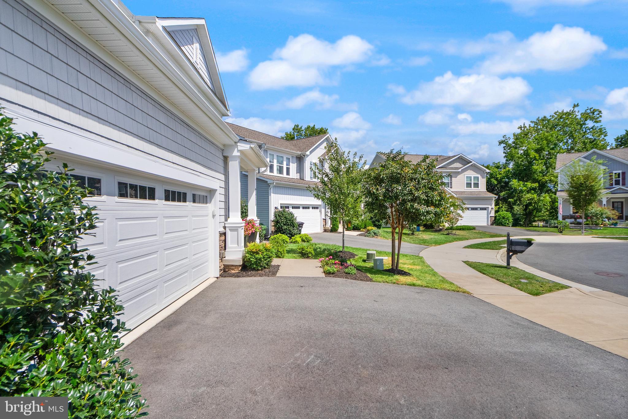 125 DIZEREGA COURT SW