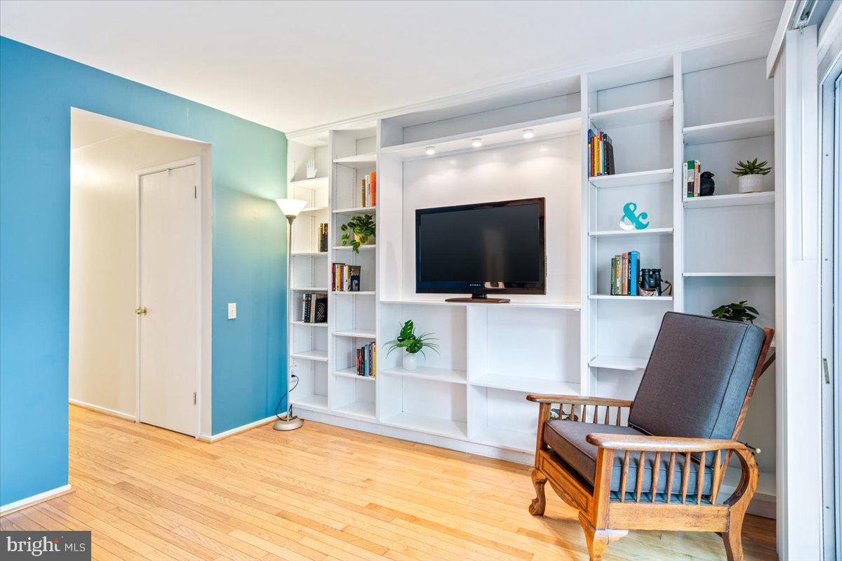 MARYLAND PLACE - Residential