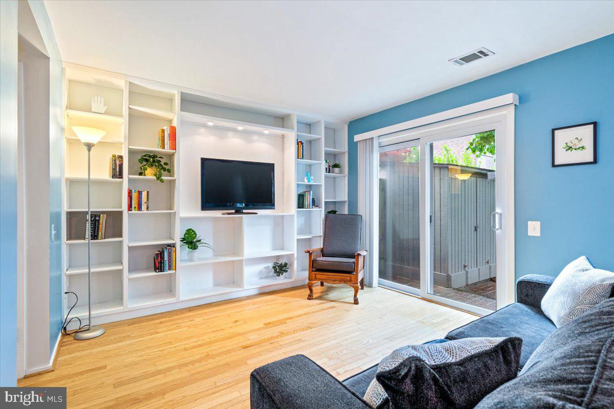 MARYLAND PLACE - Residential