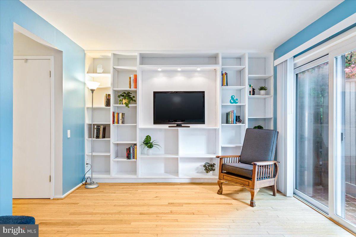 MARYLAND PLACE - Residential