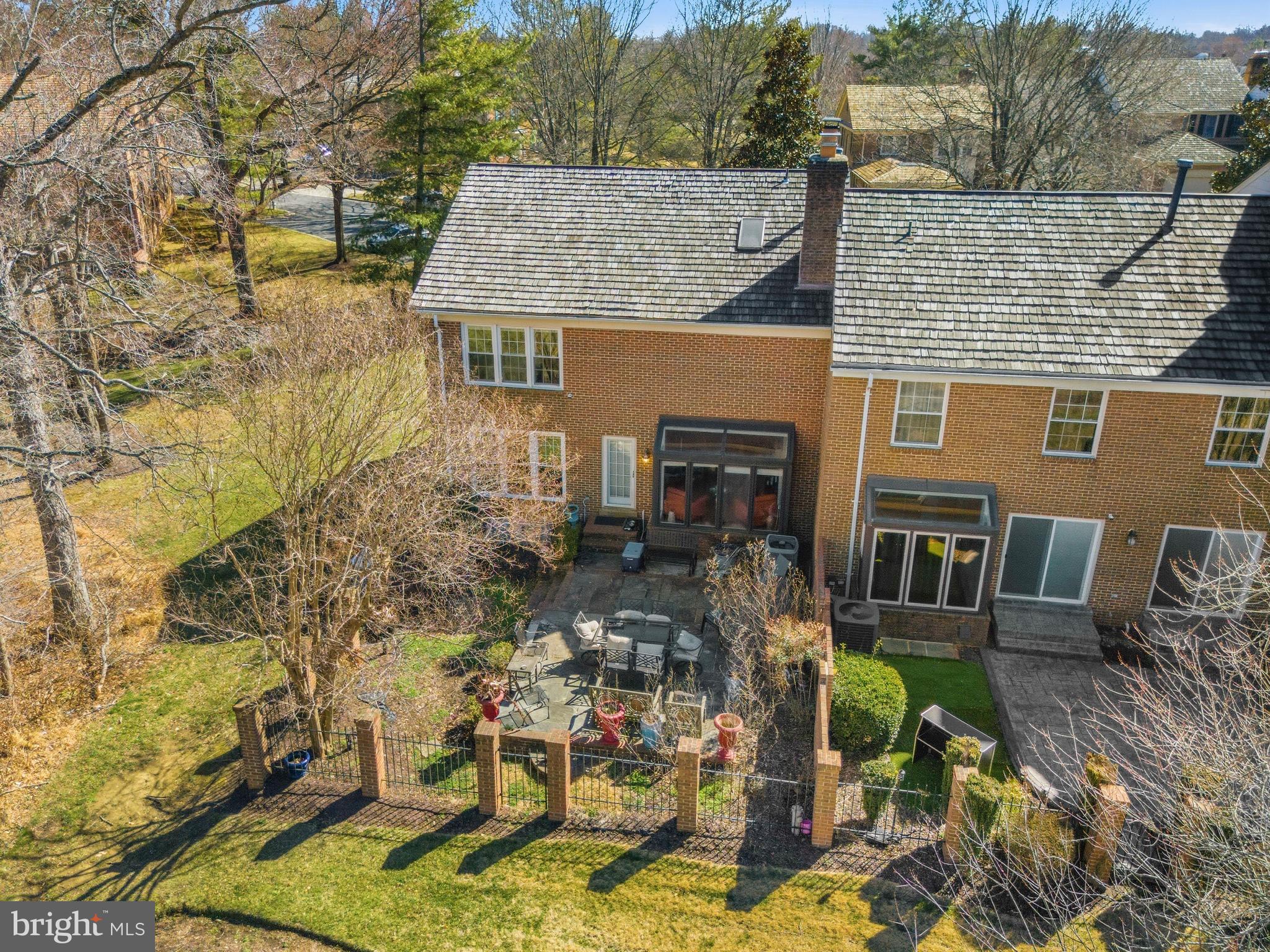 WOODMORE - Residential