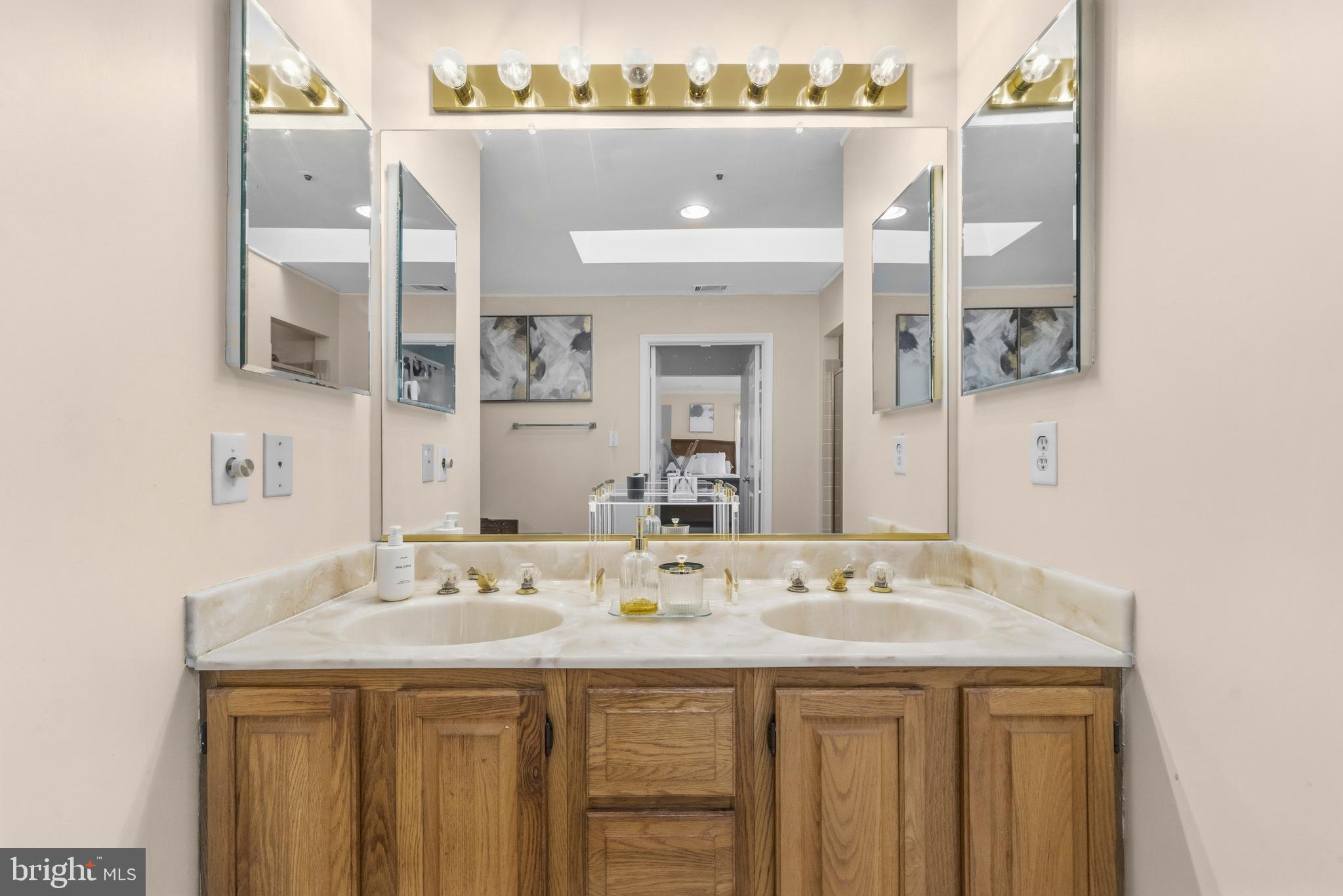 WOODMORE - Residential