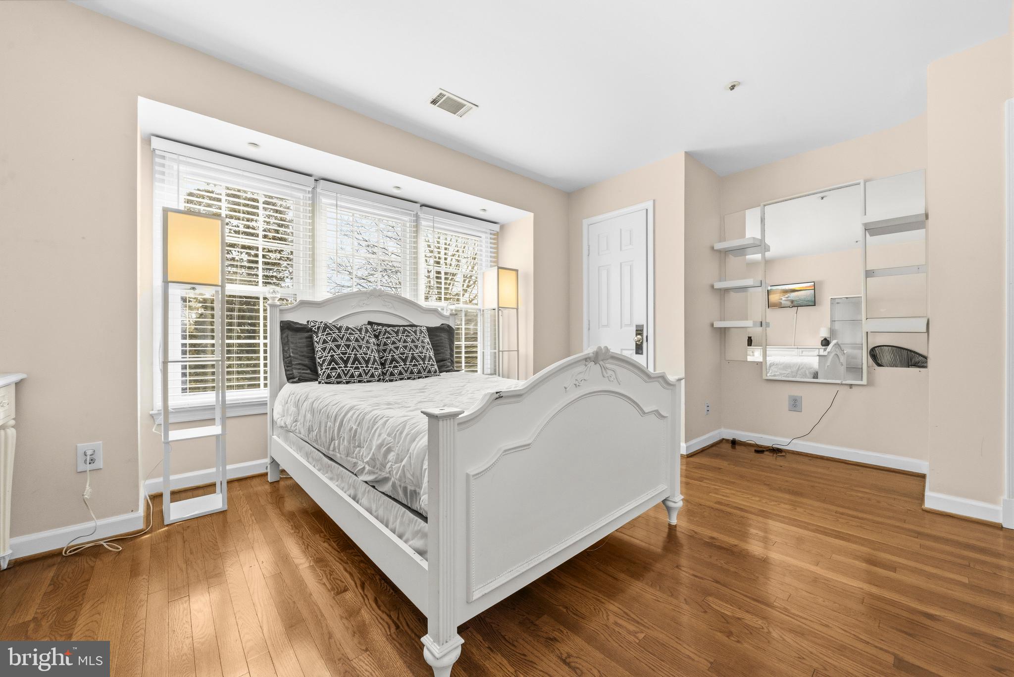 WOODMORE - Residential