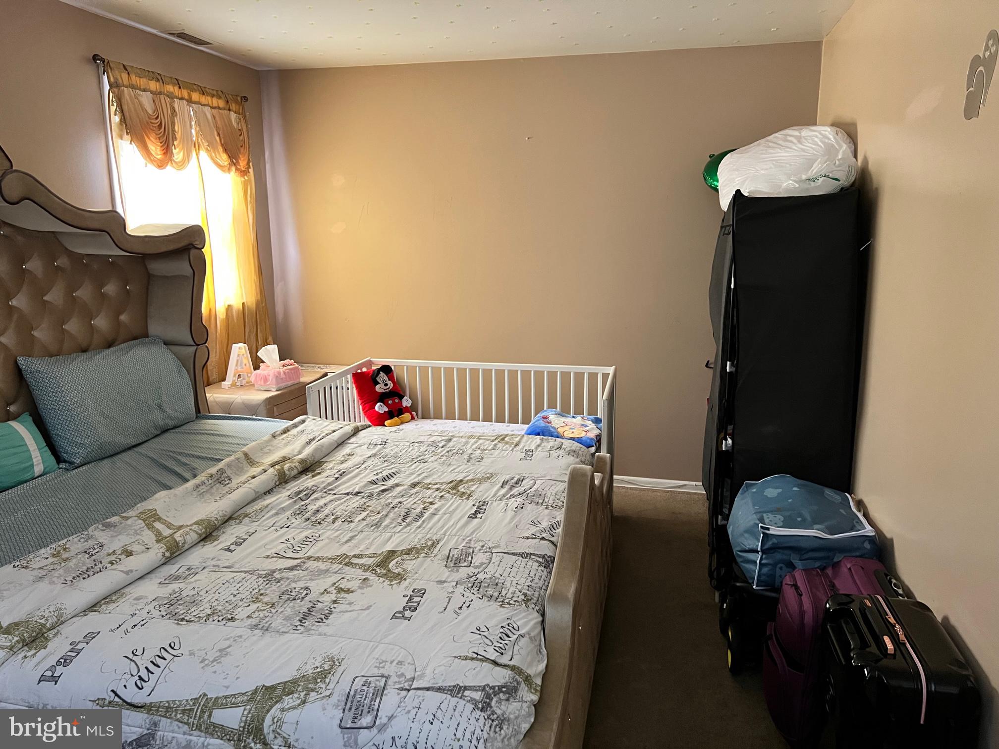HOLME CIRCLE - Residential