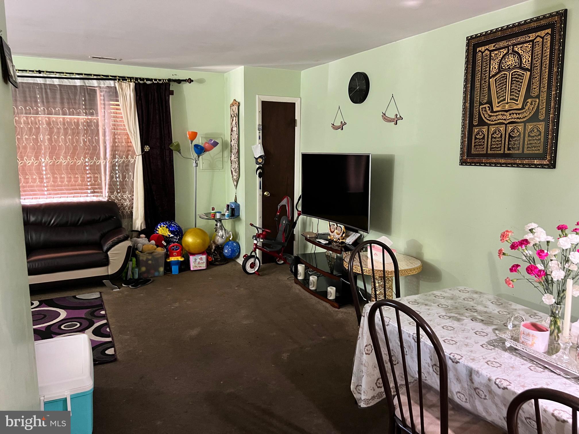 HOLME CIRCLE - Residential