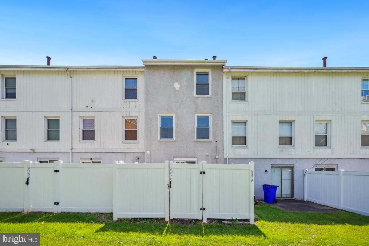 TYLER GARDENS - Residential Lease