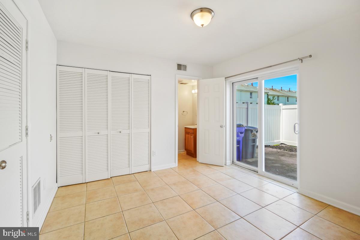 TYLER GARDENS - Residential Lease