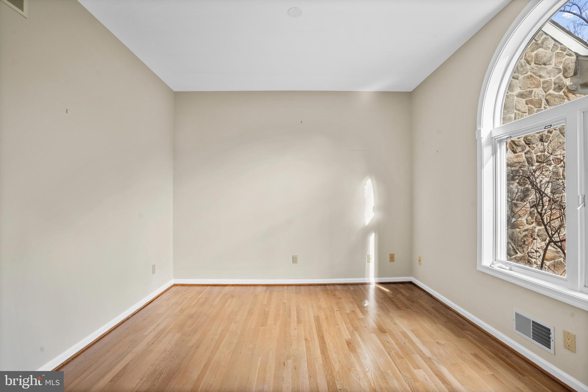 204 WEDGEWOOD CIRCLE