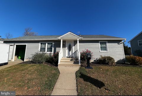 9 LYNNS COURT MORRISVILLE PA 19067