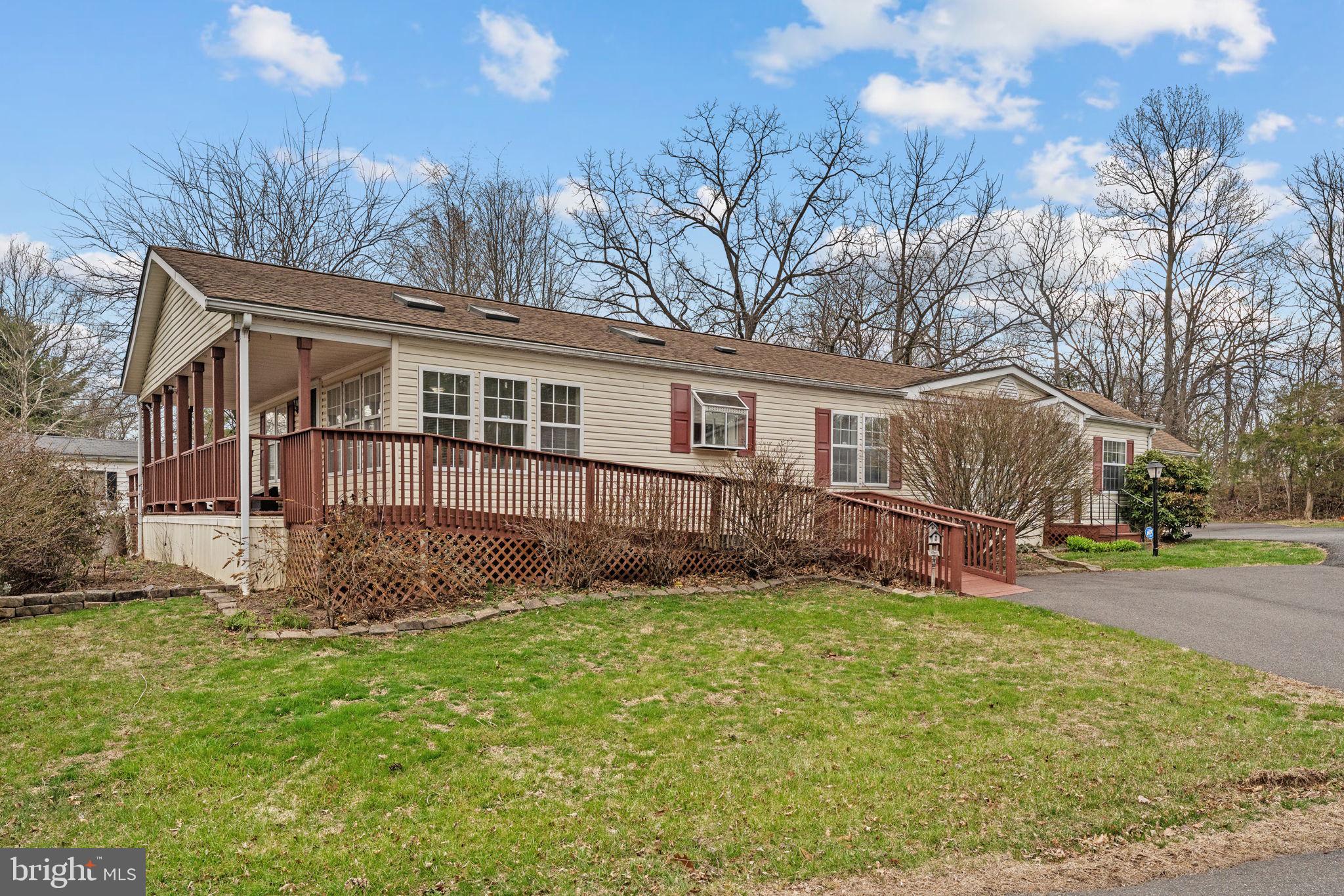 MELODYLAKESCNTRYCLUB - Residential