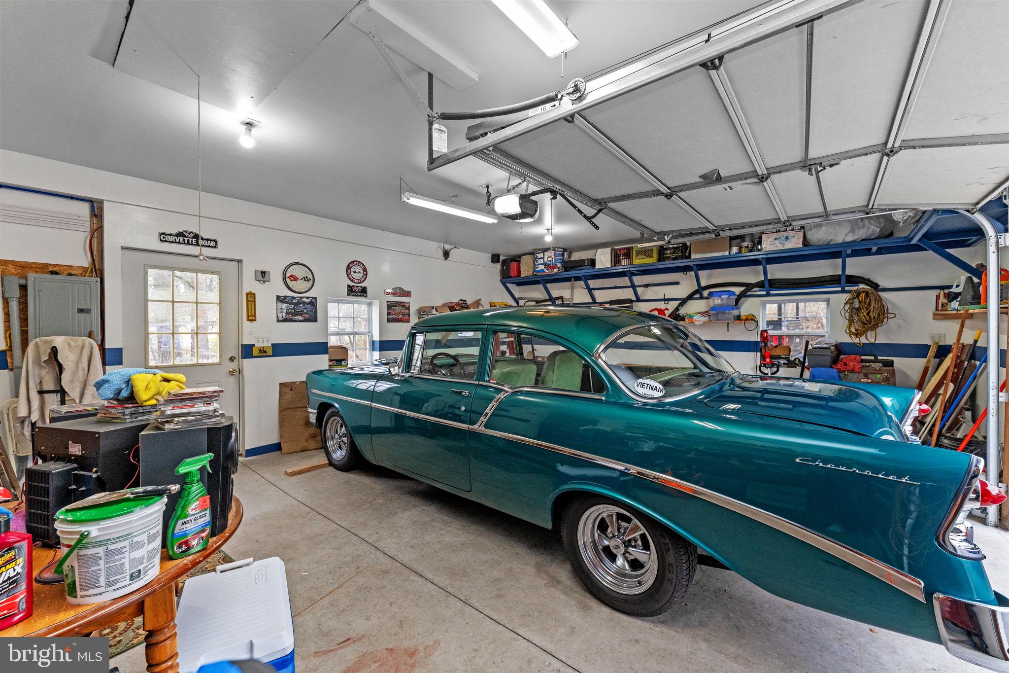 MELODYLAKESCNTRYCLUB - Residential