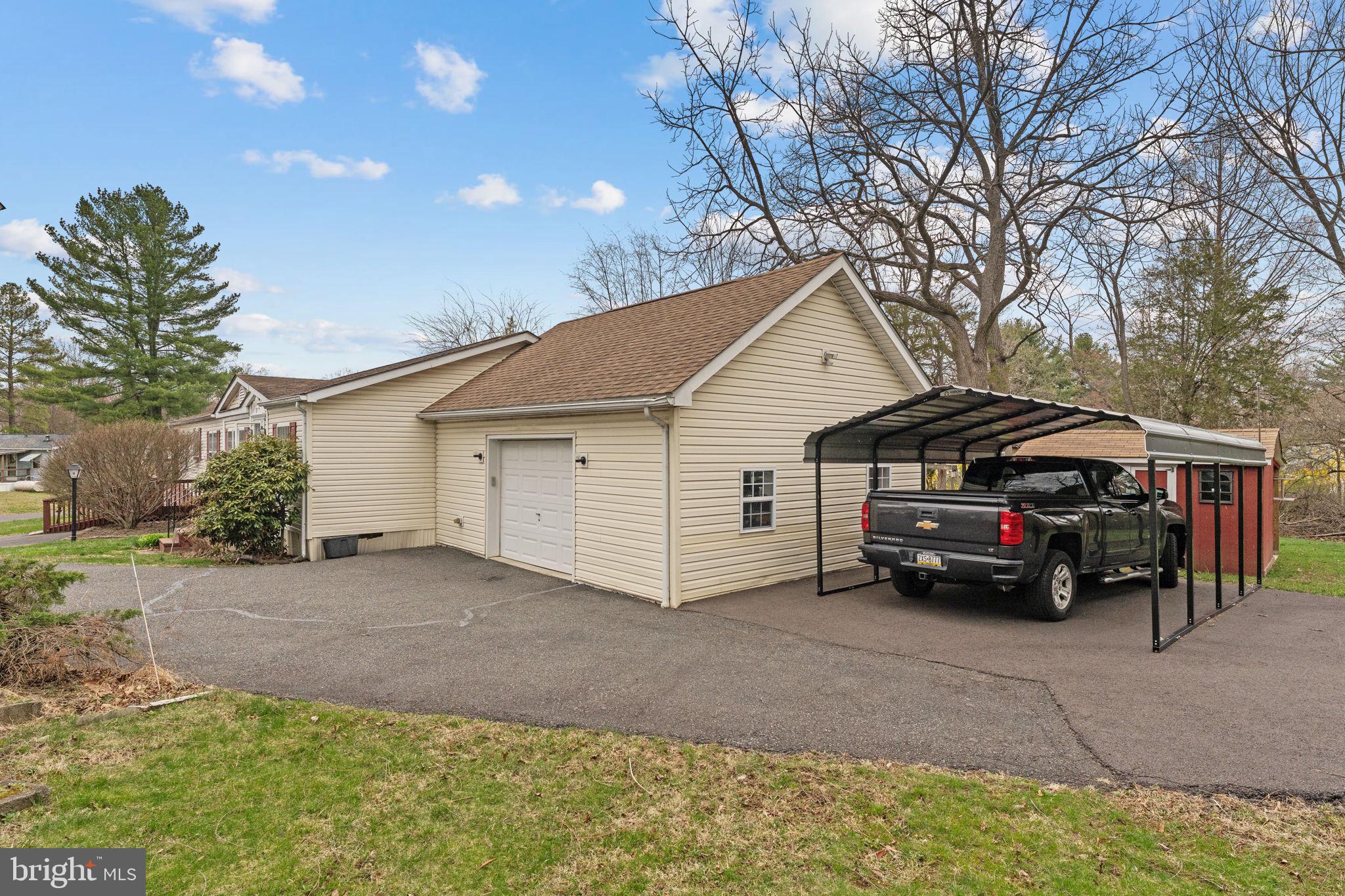 MELODYLAKESCNTRYCLUB - Residential