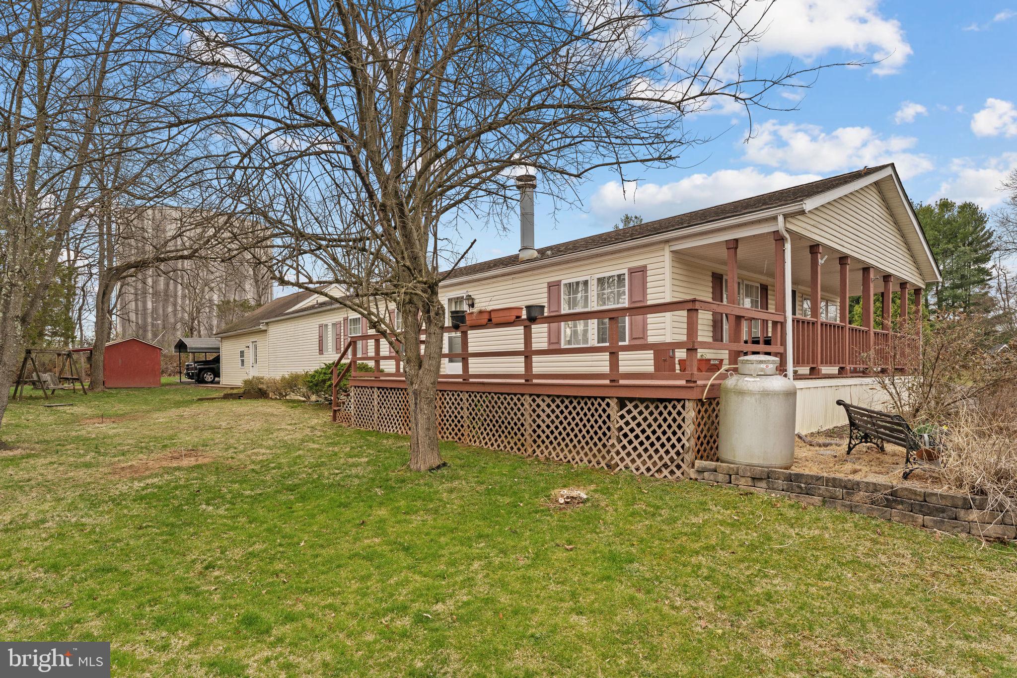 MELODYLAKESCNTRYCLUB - Residential