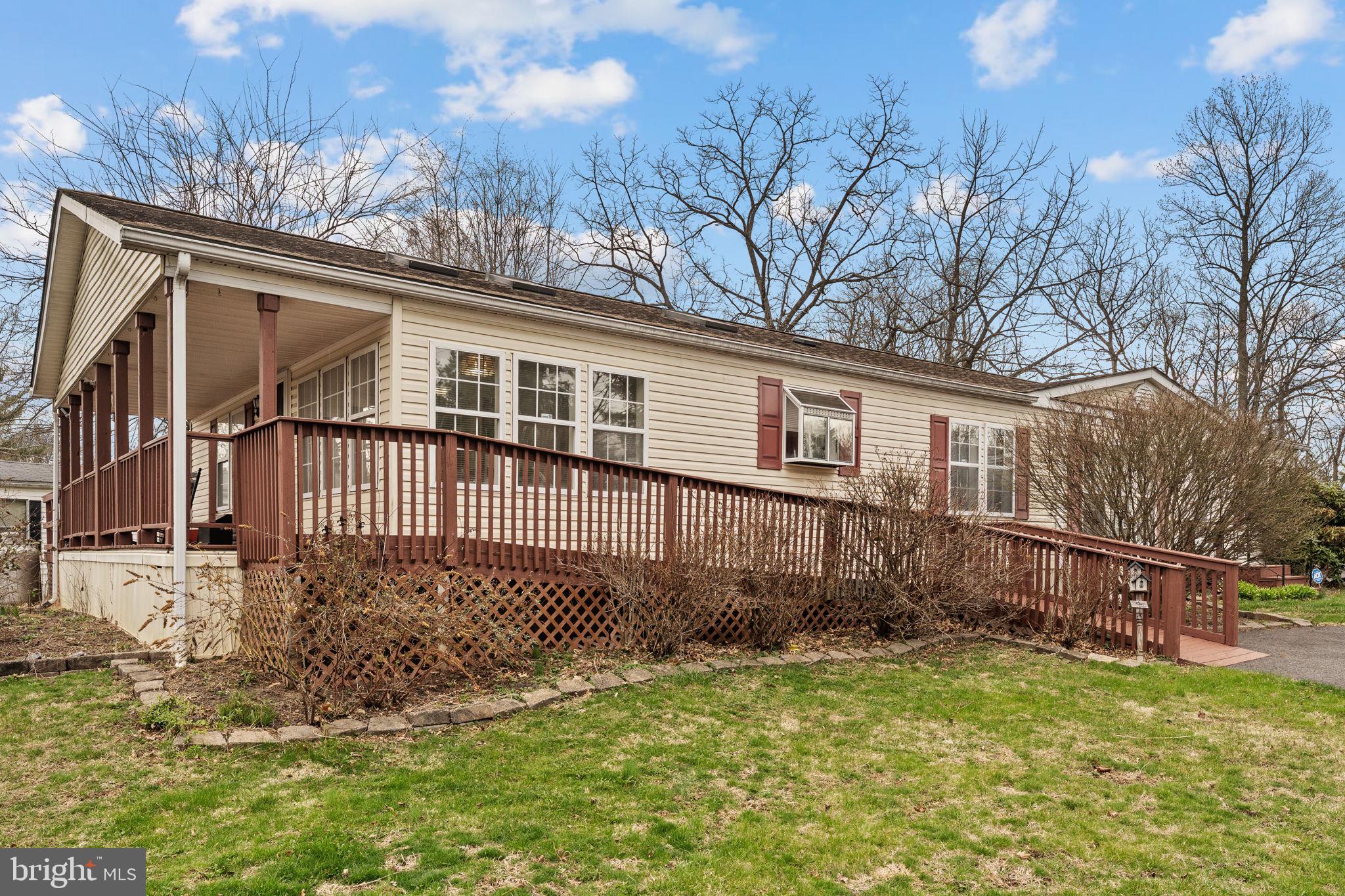 MELODYLAKESCNTRYCLUB - Residential