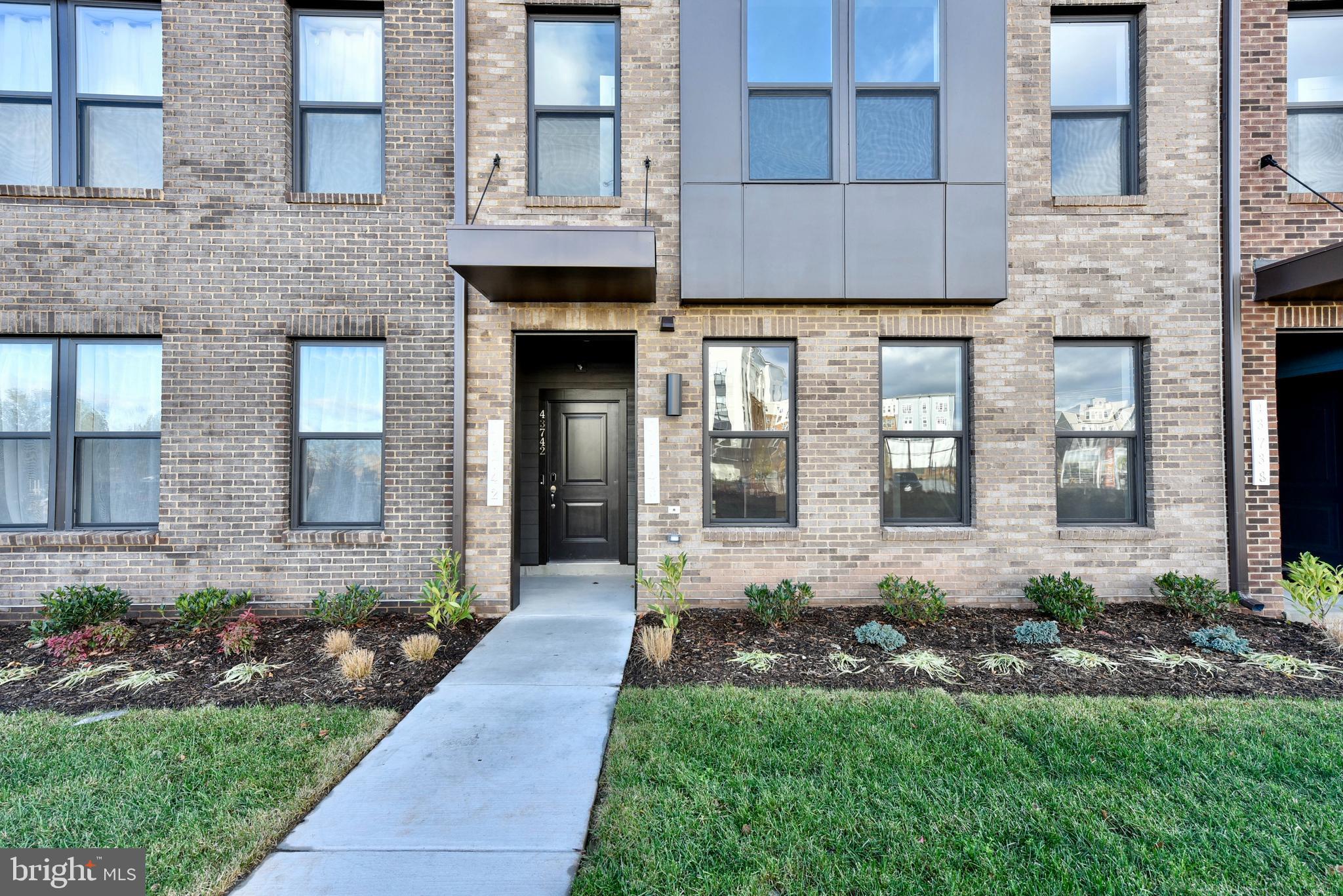 ASHBURN STATION - Residential Lease