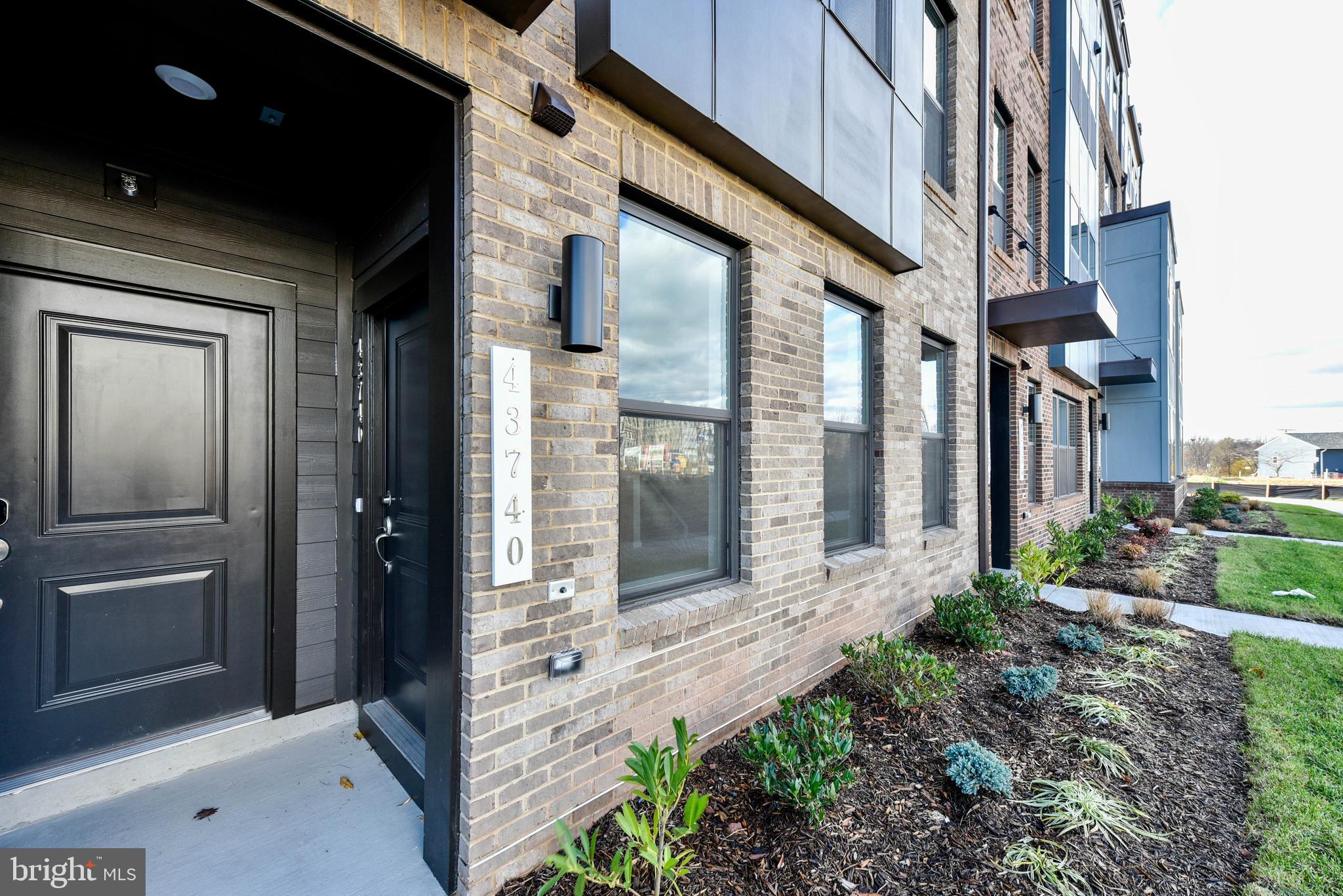 ASHBURN STATION - Residential Lease