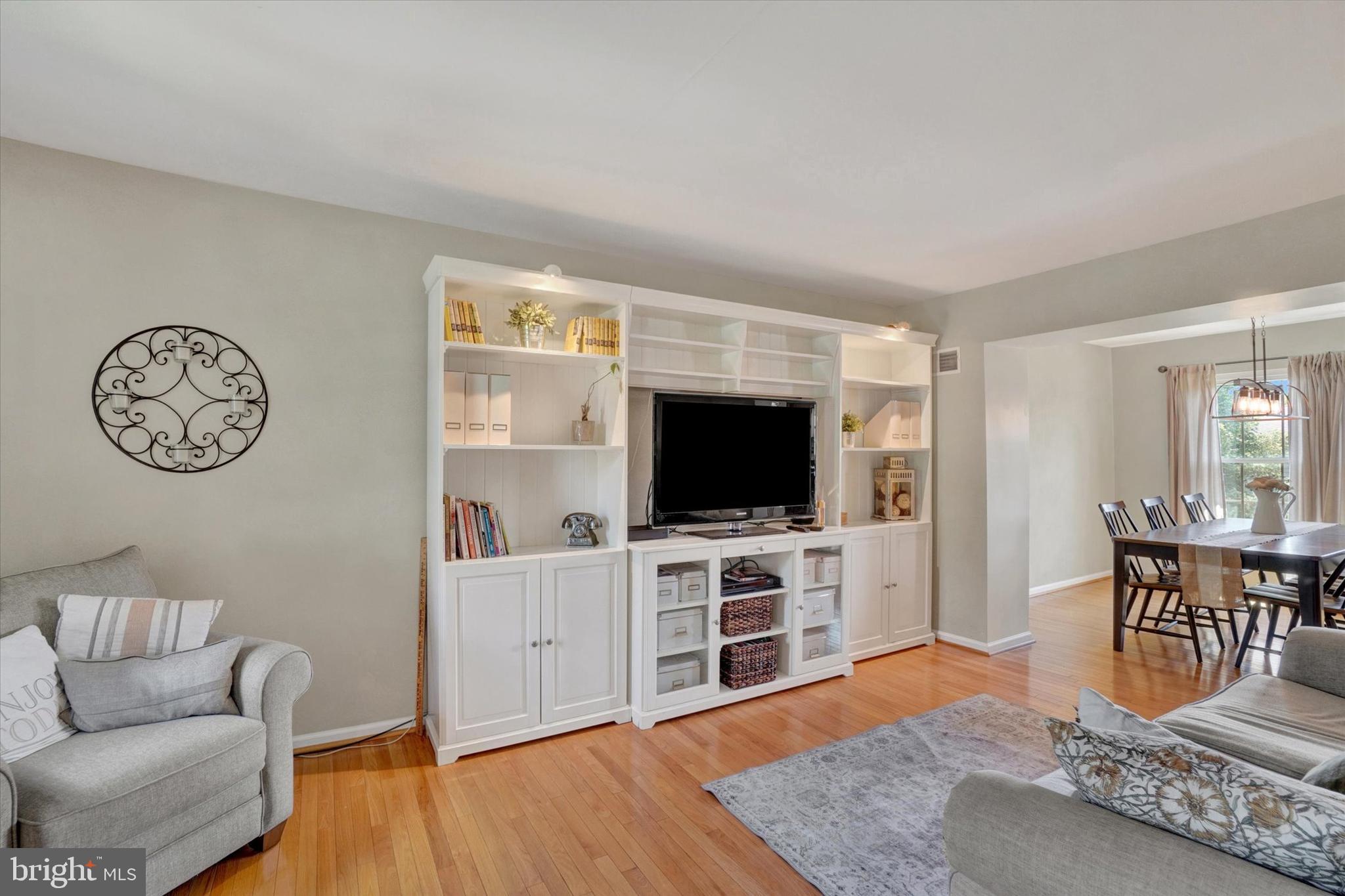 136 CROWN POINTE DRIVE