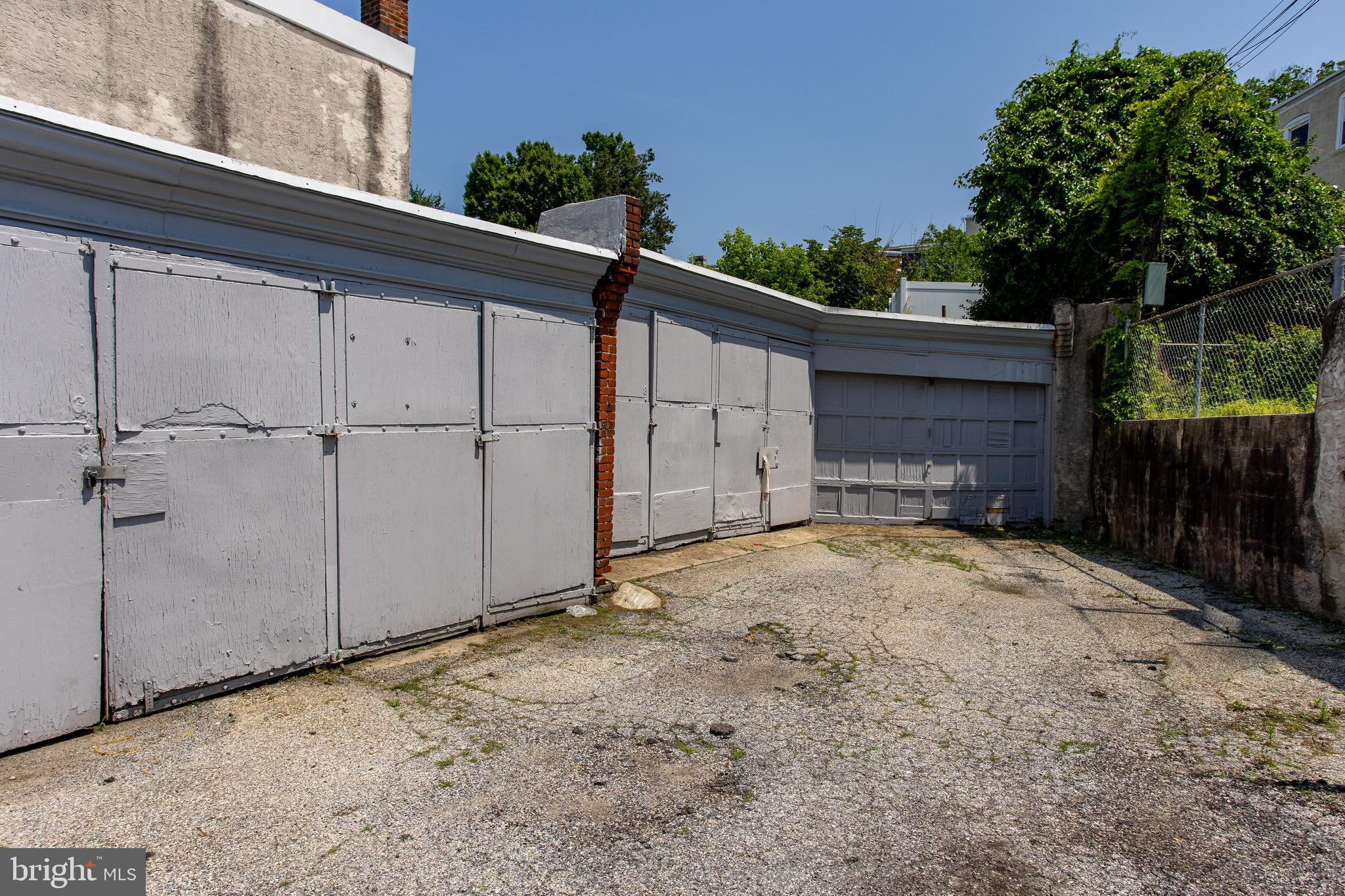 3811 MANAYUNK AVENUE