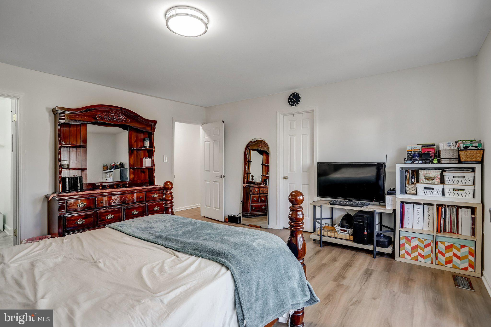 WASHINGTONIAN VILLAGE - Residential