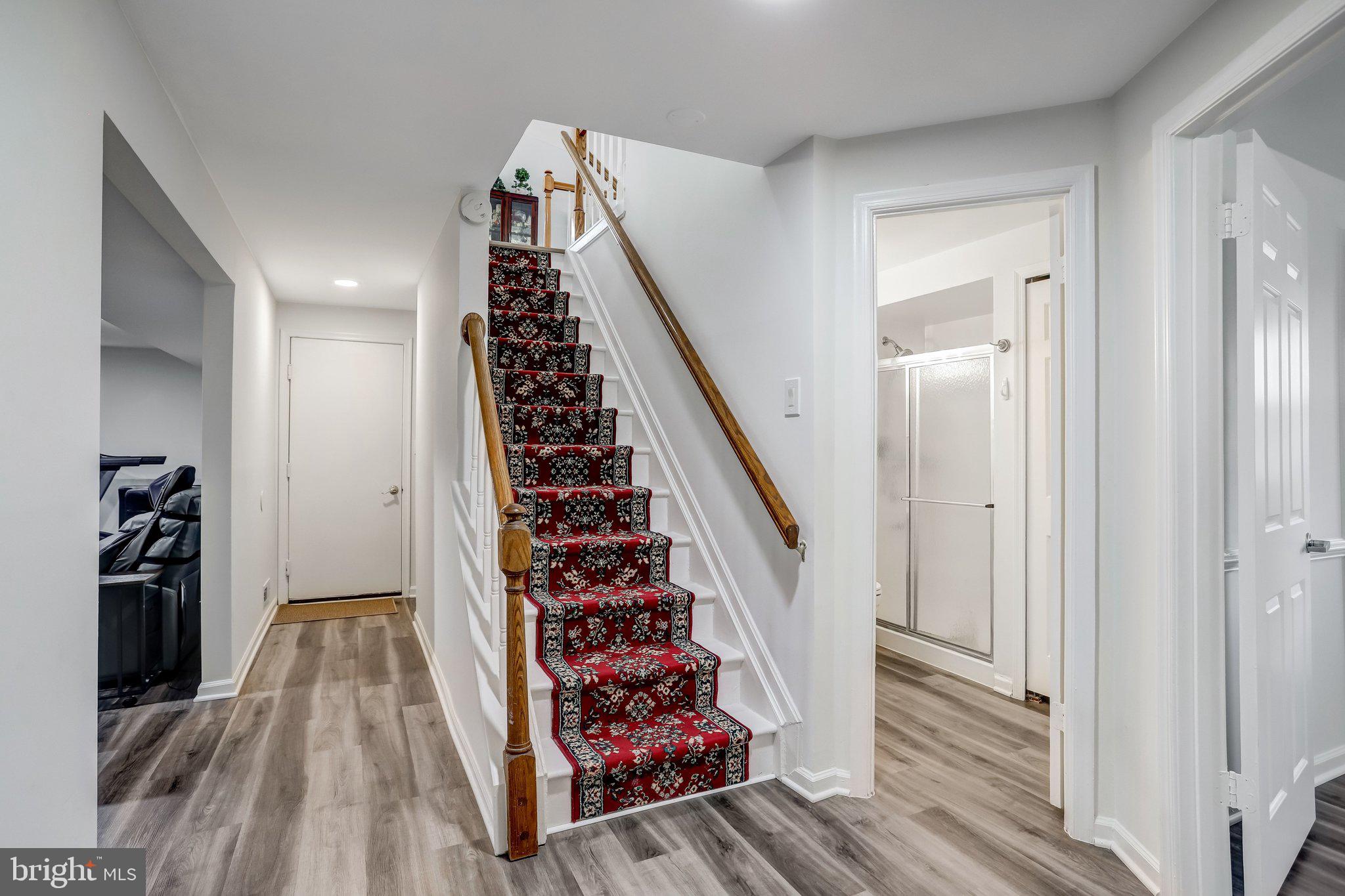 WASHINGTONIAN VILLAGE - Residential