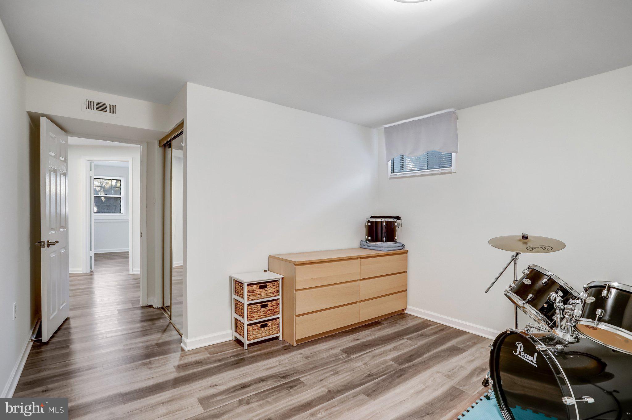 WASHINGTONIAN VILLAGE - Residential