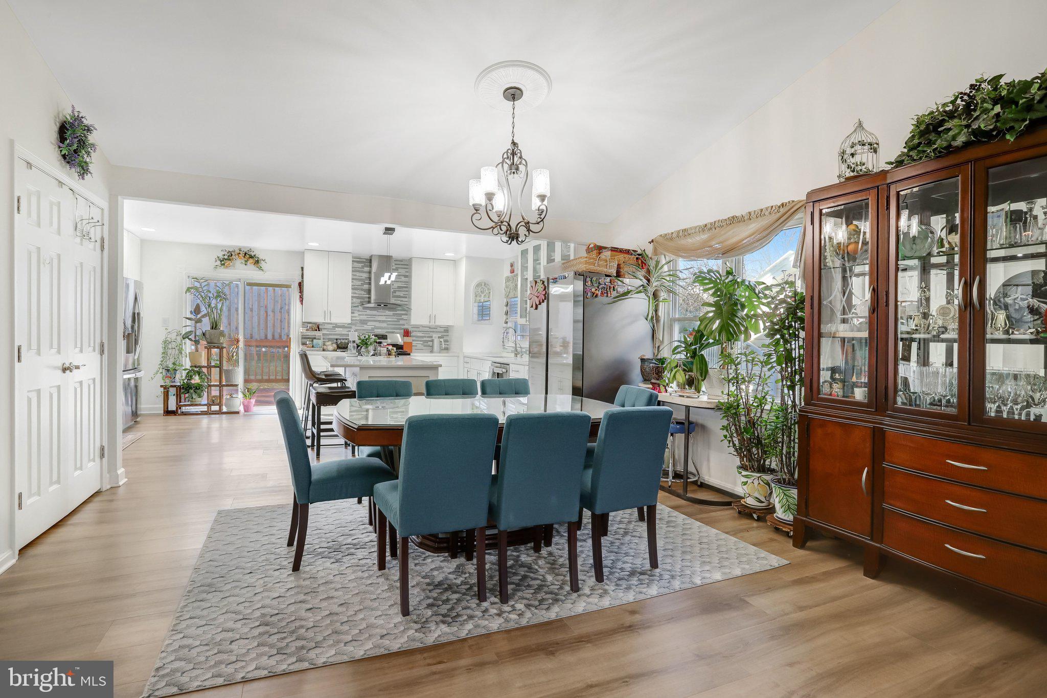 WASHINGTONIAN VILLAGE - Residential