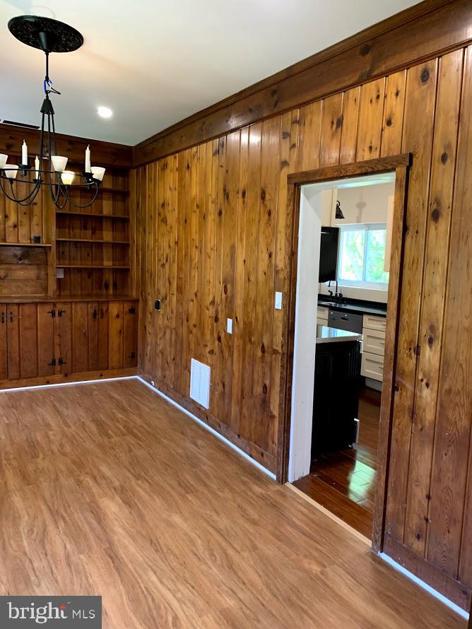 BOWIE - Residential Lease