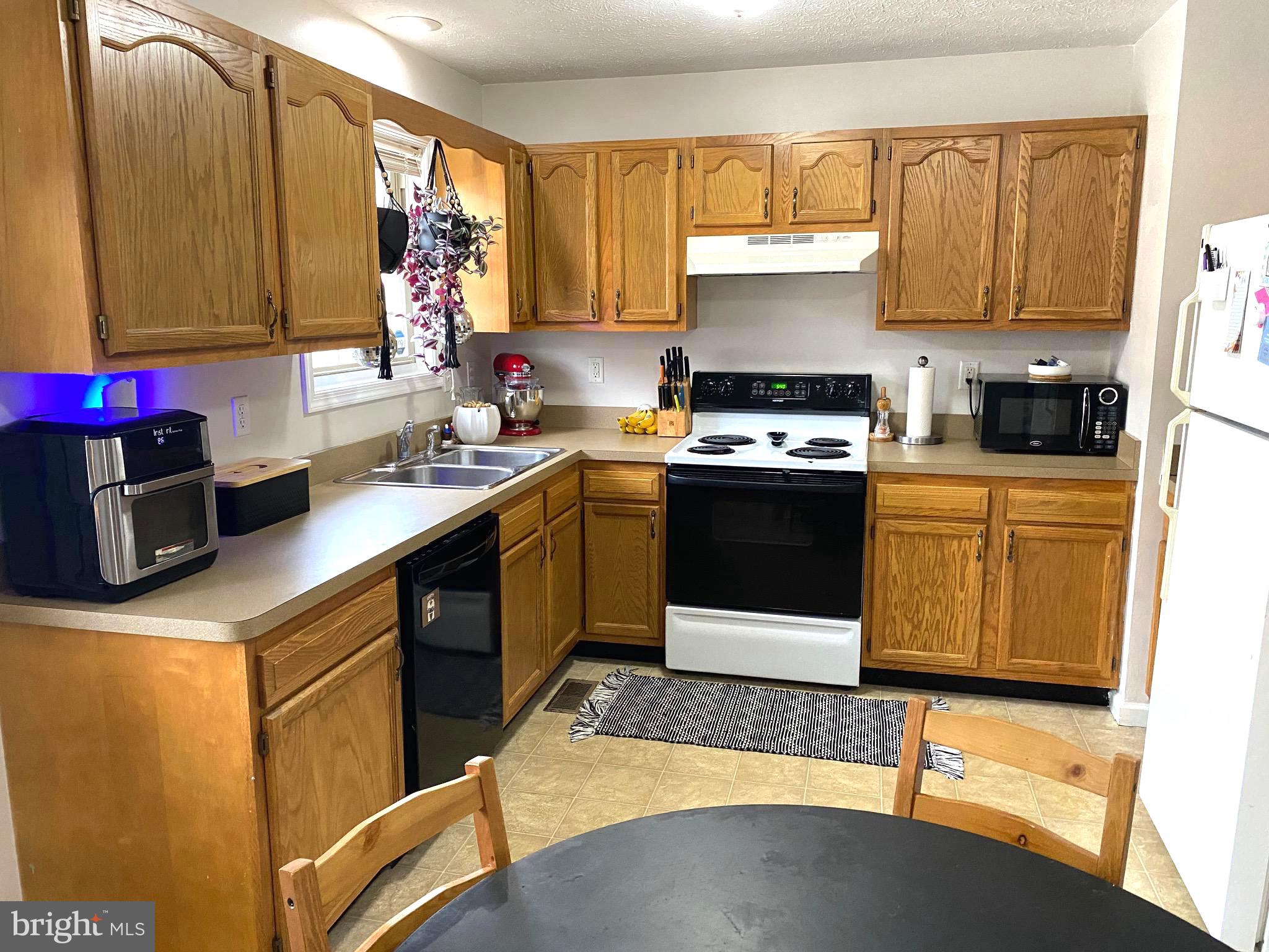 TABLER STATION MANOR - Residential