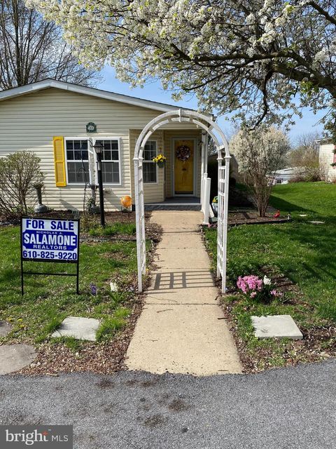 33 LONGWOOD COURT E HARLEYSVILLE PA 19438