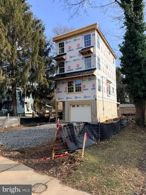 47 E COLLEGE AVENUE YARDLEY PA 19067