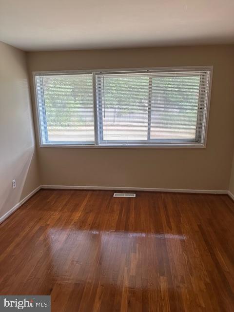 MOSBY WOODS TOWNHOUSE - Residential