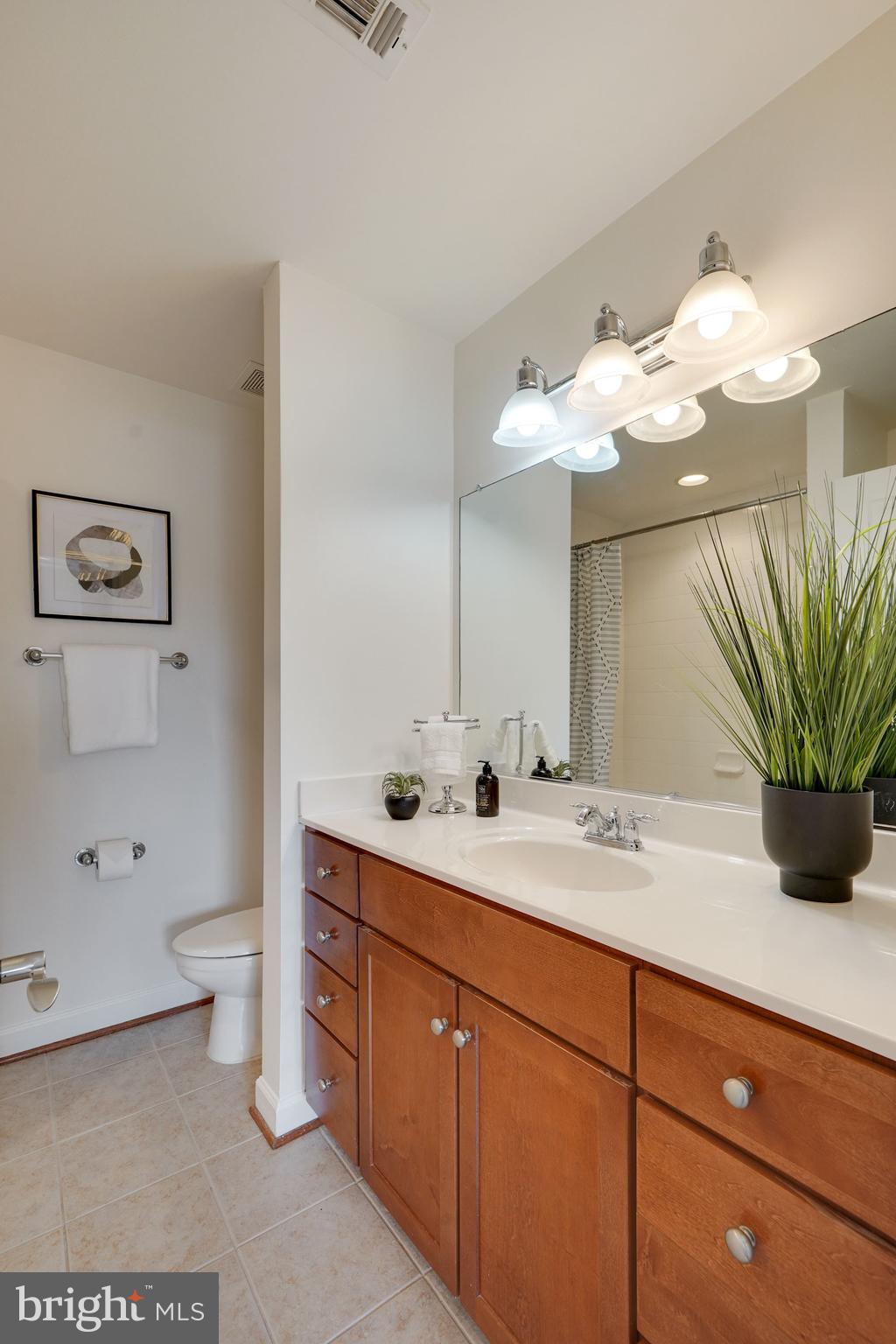 WEST VILLAGE OF SHIRLINGTON - Residential Lease