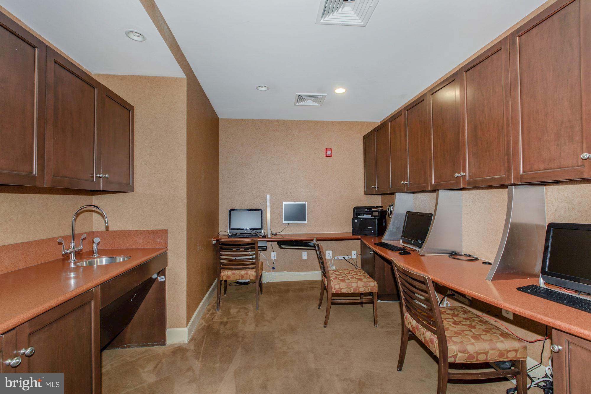 WEST VILLAGE OF SHIRLINGTON - Residential Lease