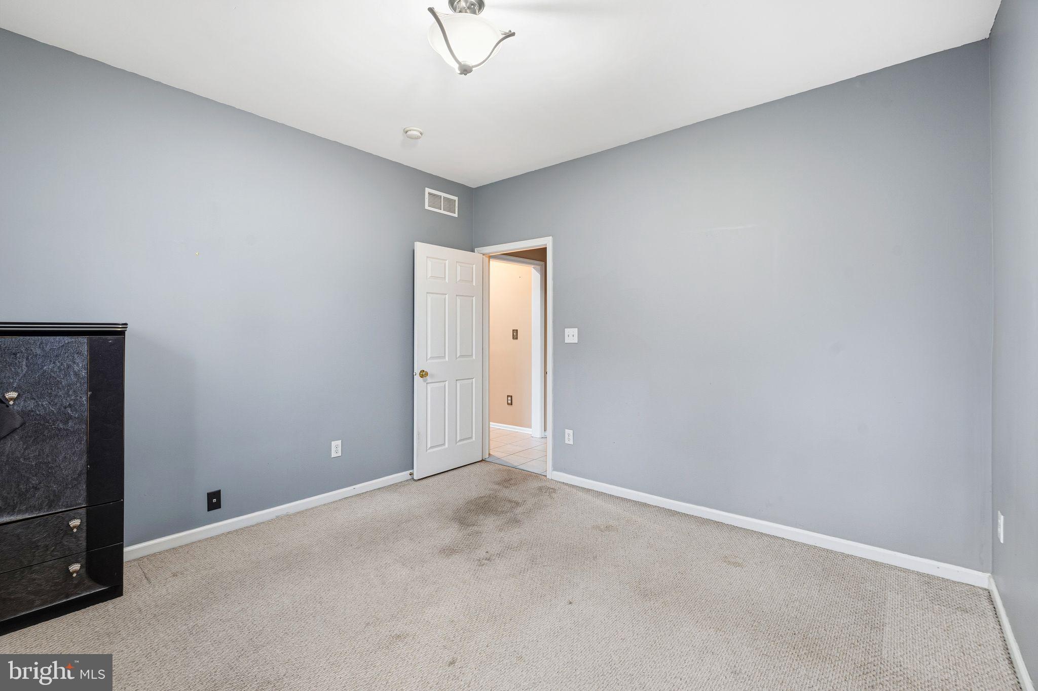 LOWER MILFORD TWP - Residential