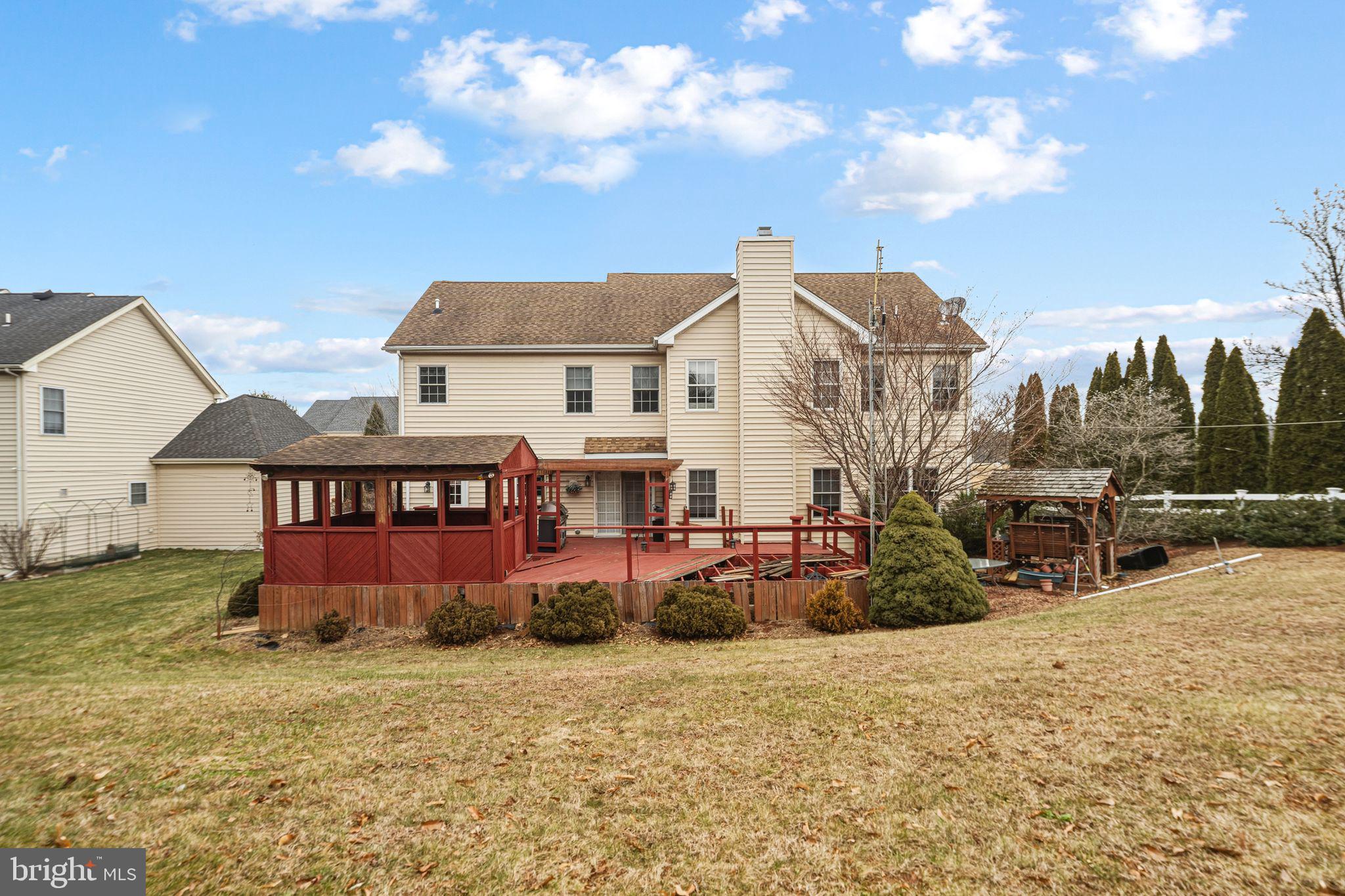 LOWER MILFORD TWP - Residential