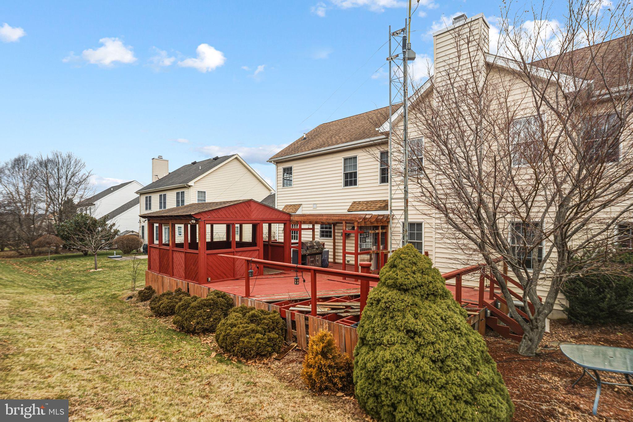 LOWER MILFORD TWP - Residential