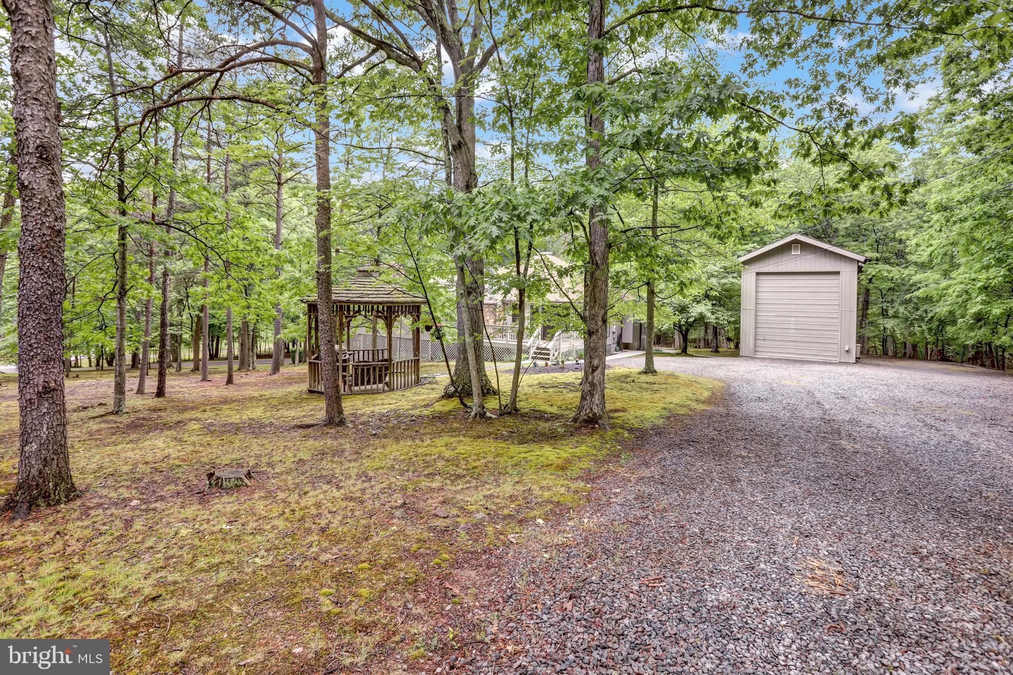 THE WOODS - Residential