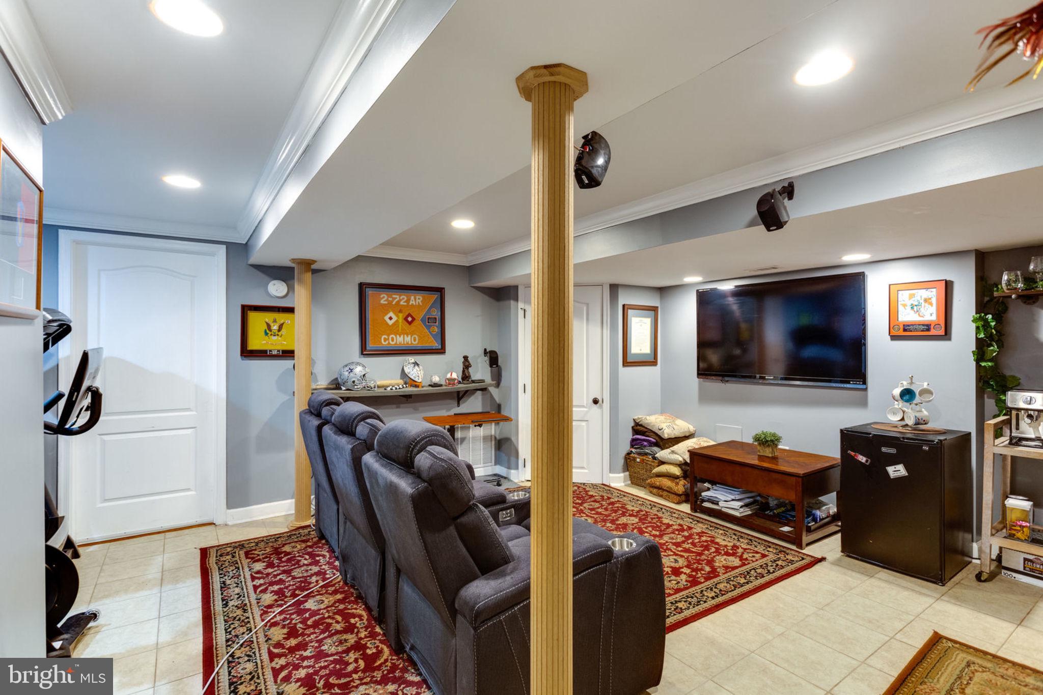 BOULEVARD MANOR - Residential Lease