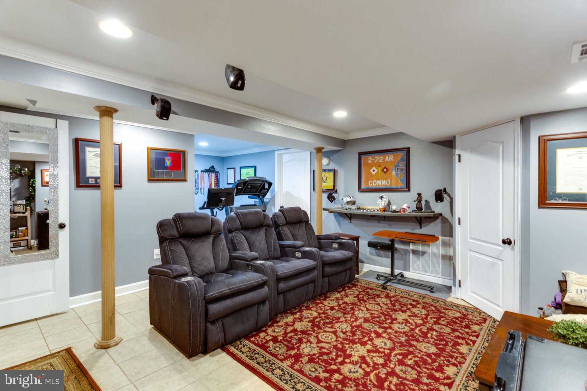 BOULEVARD MANOR - Residential Lease