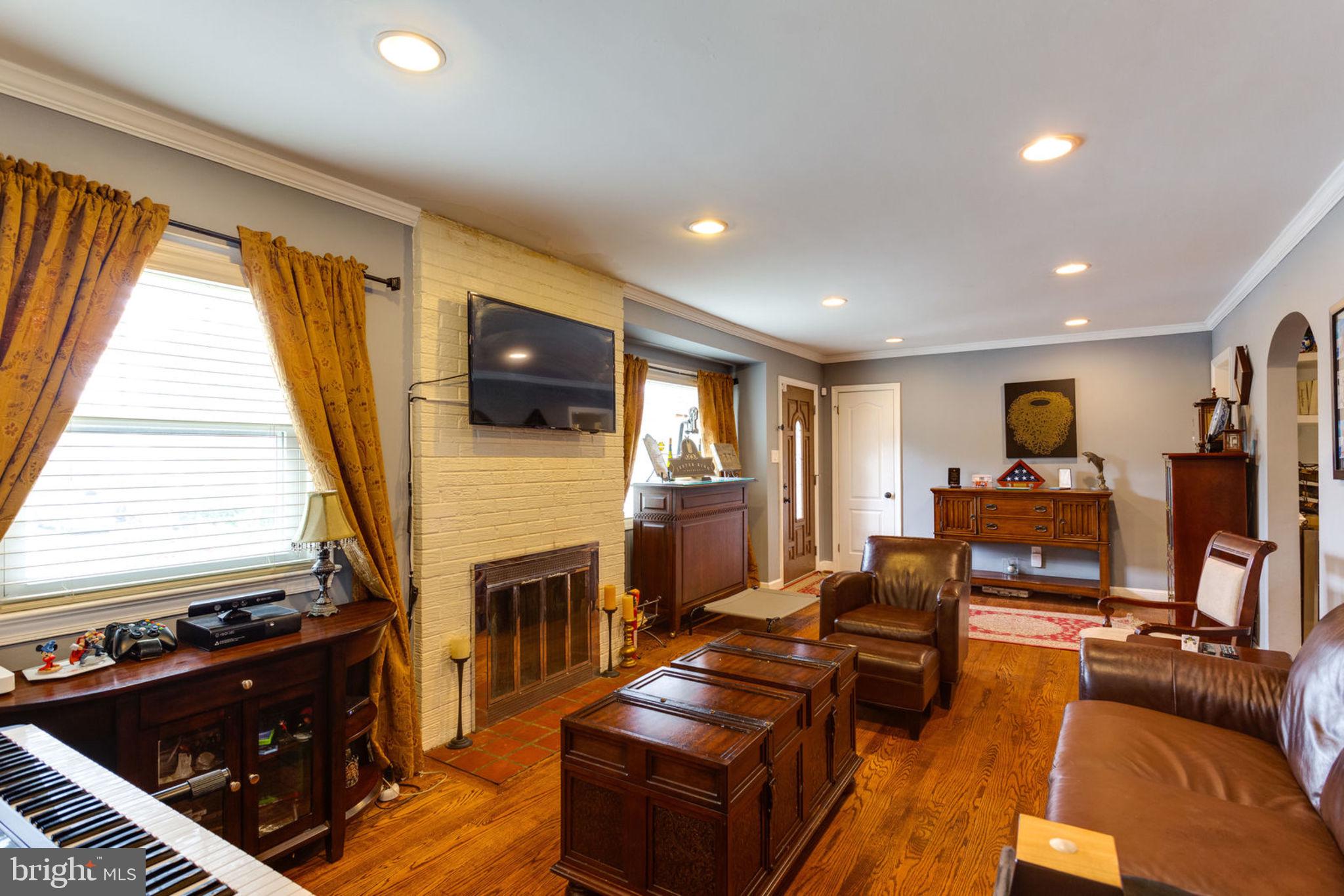 BOULEVARD MANOR - Residential Lease