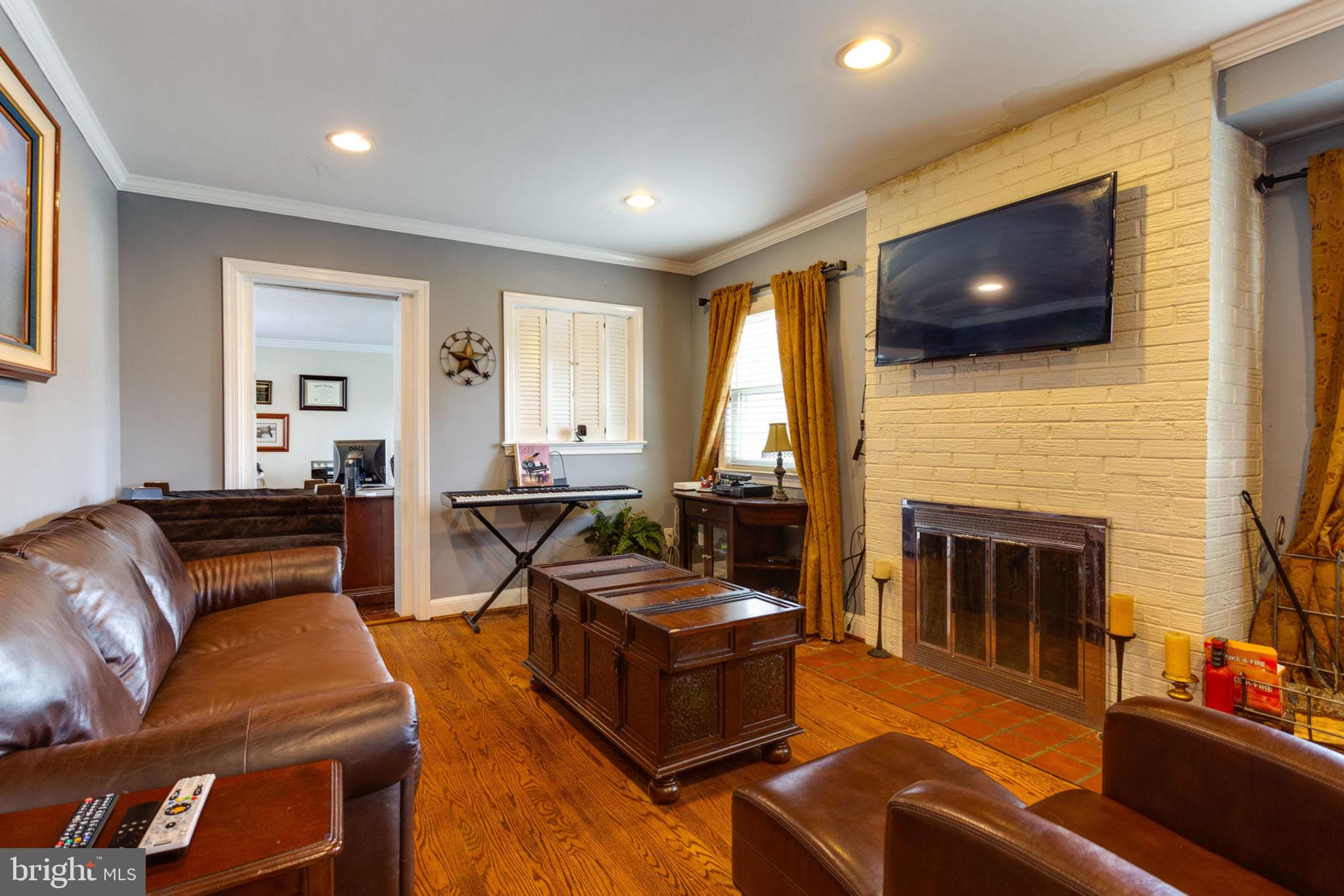 BOULEVARD MANOR - Residential Lease