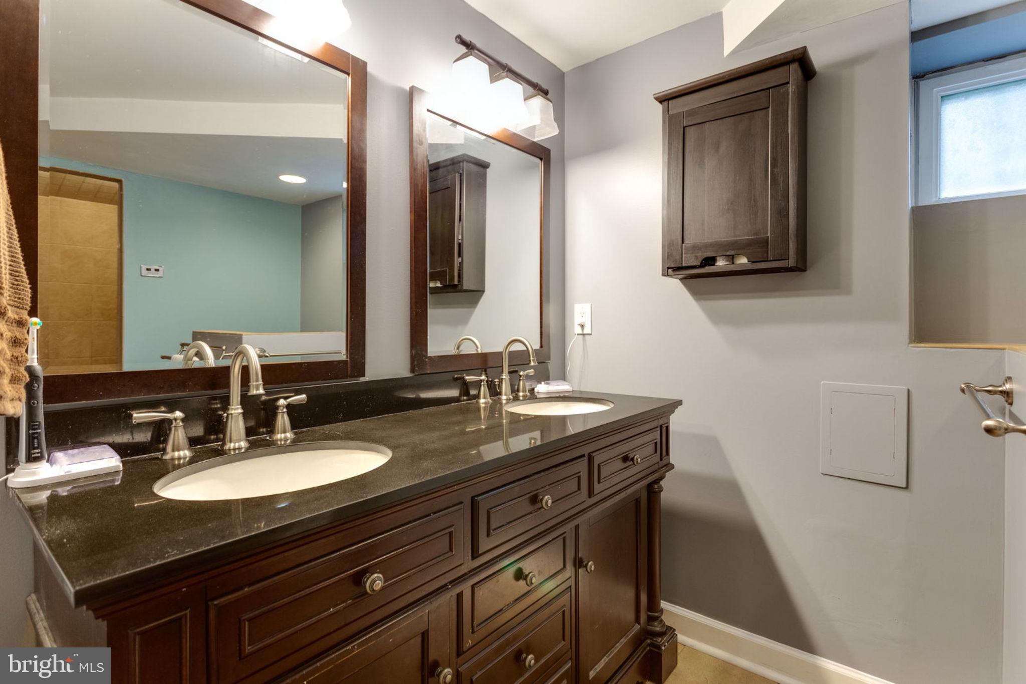 BOULEVARD MANOR - Residential Lease