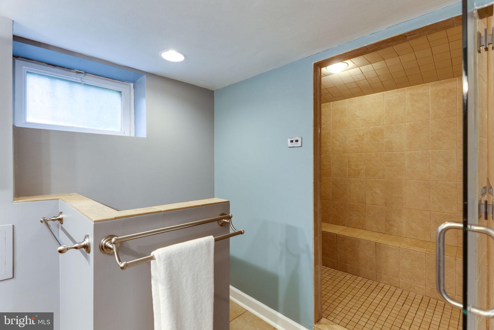 BOULEVARD MANOR - Residential Lease