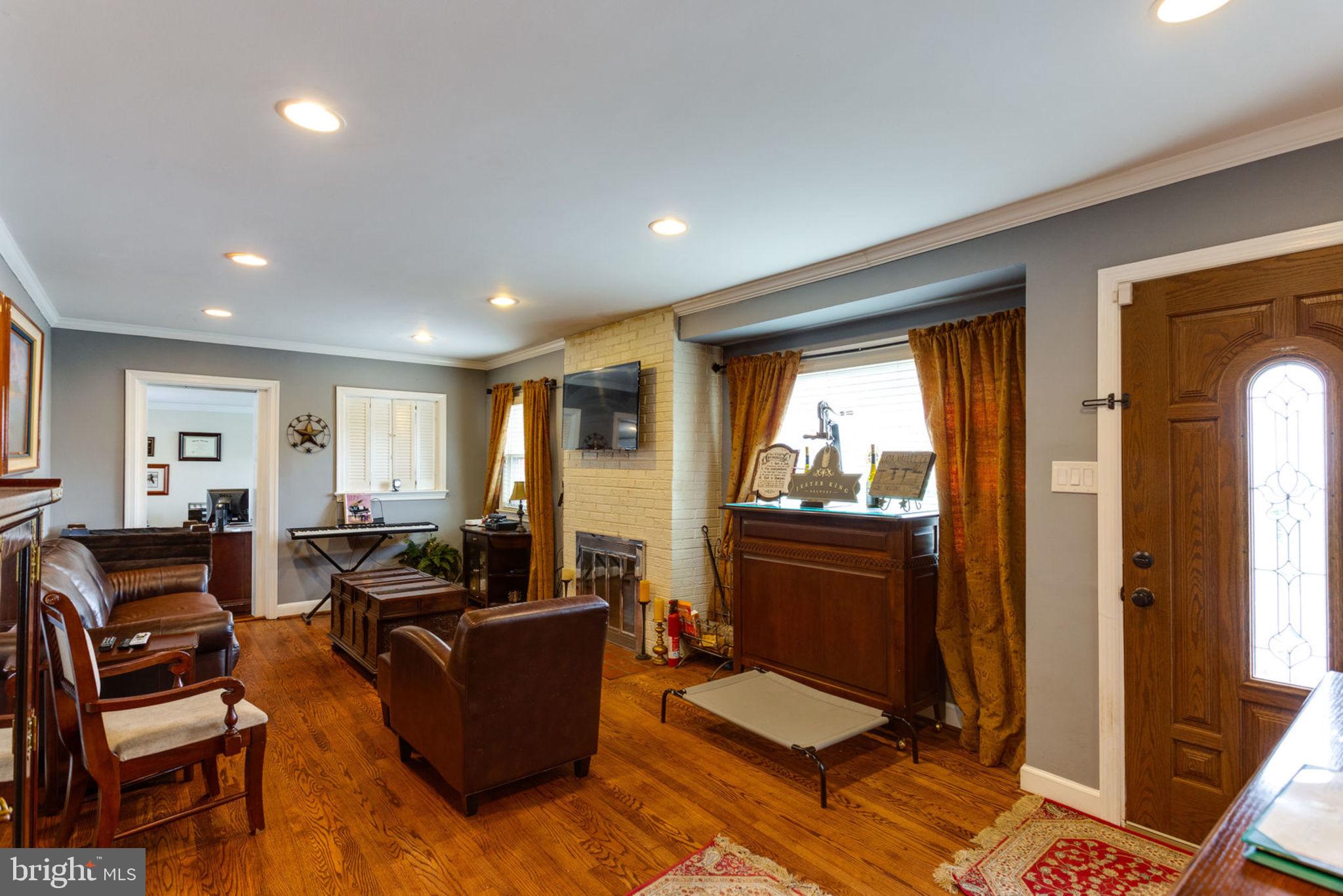 BOULEVARD MANOR - Residential Lease