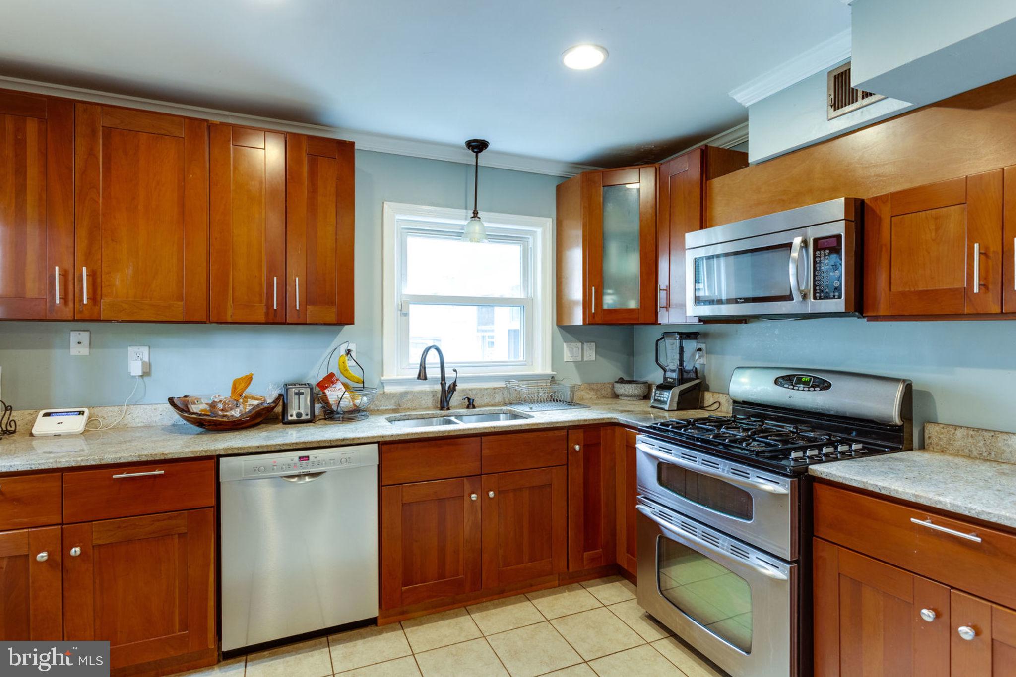 BOULEVARD MANOR - Residential Lease